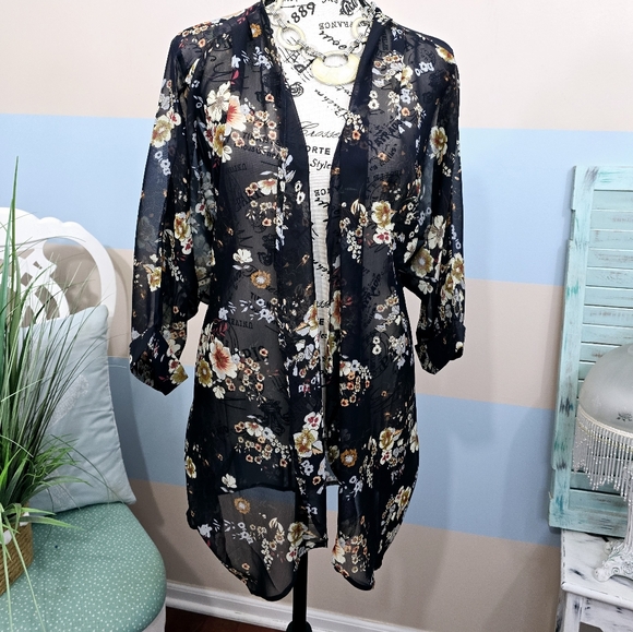 NWT Olrain Sheer Floral Kimono - Picture 3 of 10